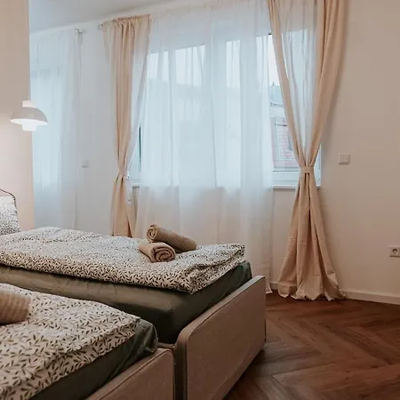 Stylisches 6 In Apartment